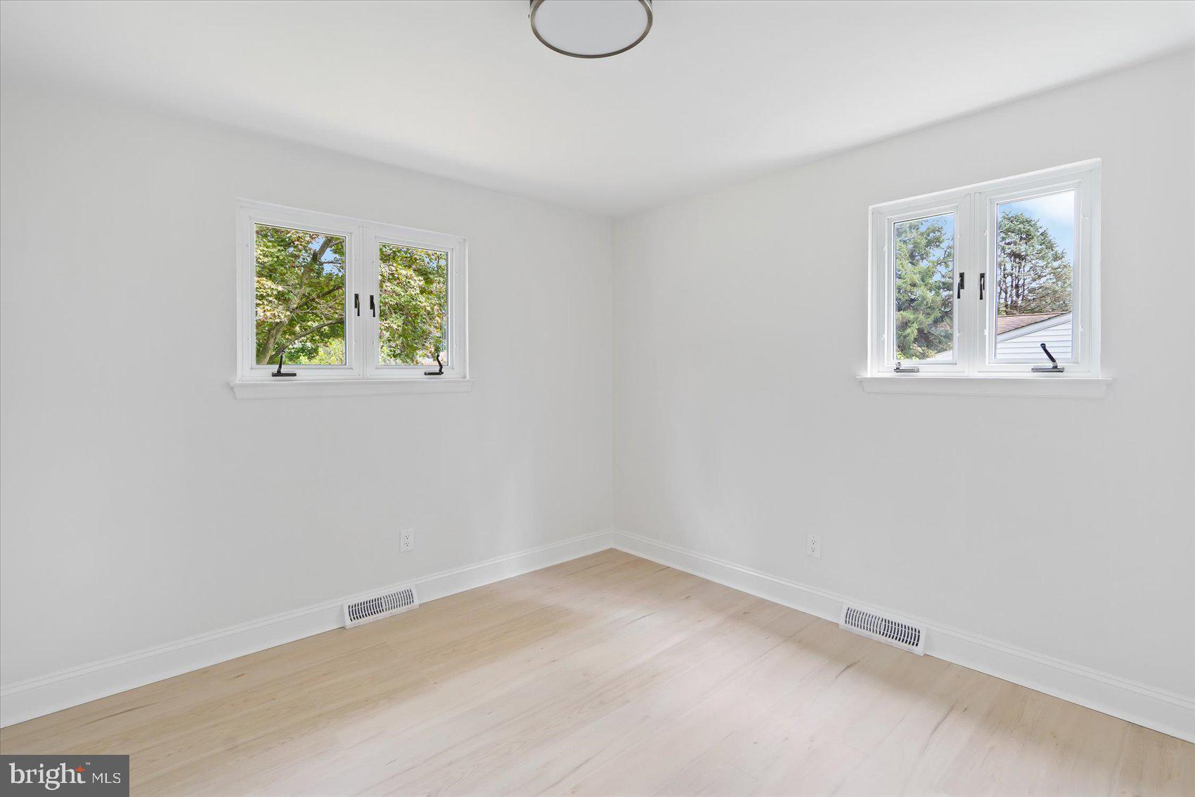 EMERALD VALLEY - Residential