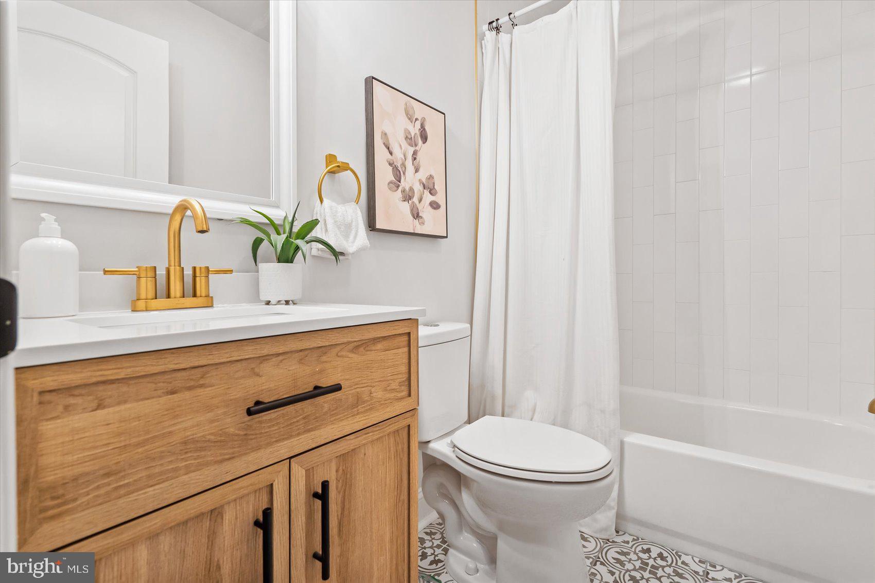 EMERALD VALLEY - Residential