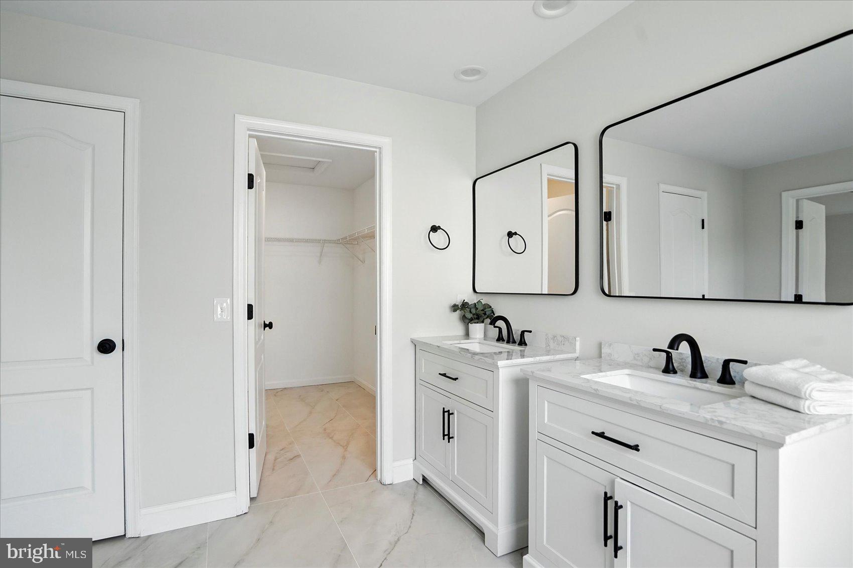 VINEYARD OAK NORTH - Residential