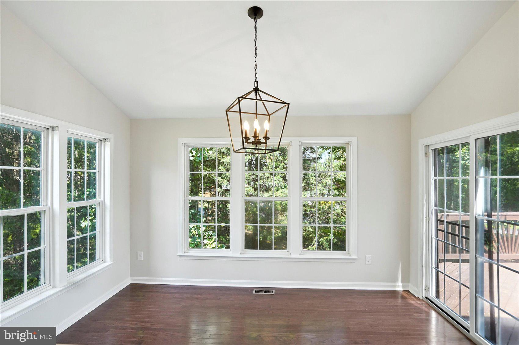 VINEYARD OAK NORTH - Residential