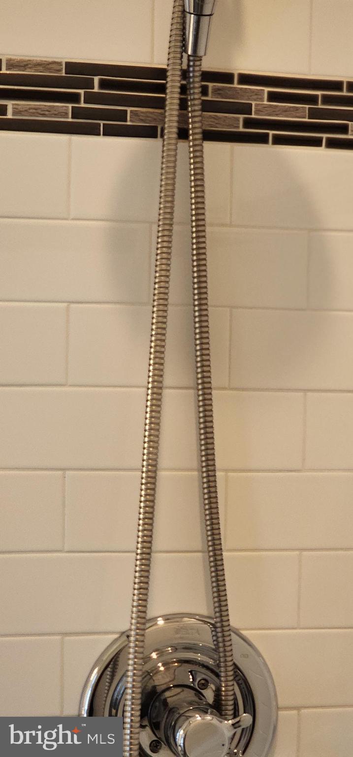 WILLOWCREST - Residential Lease