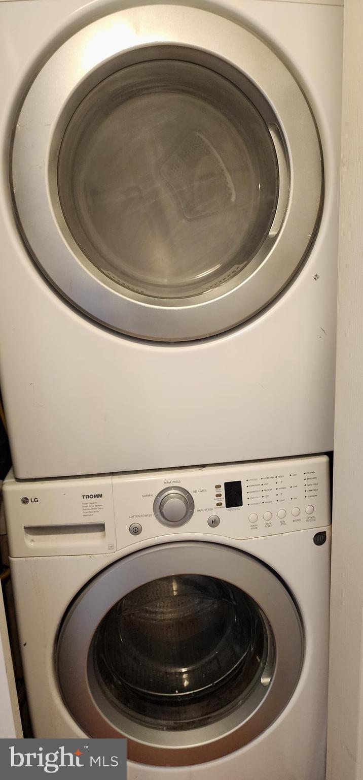 WILLOWCREST - Residential Lease