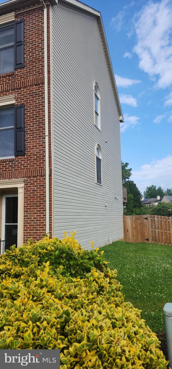 WILLOWCREST - Residential Lease