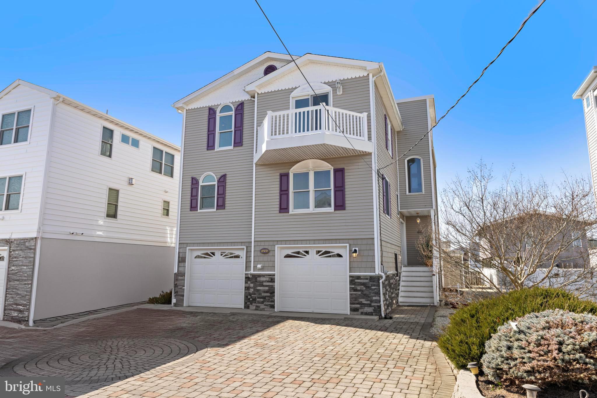 272 N 9TH STREET