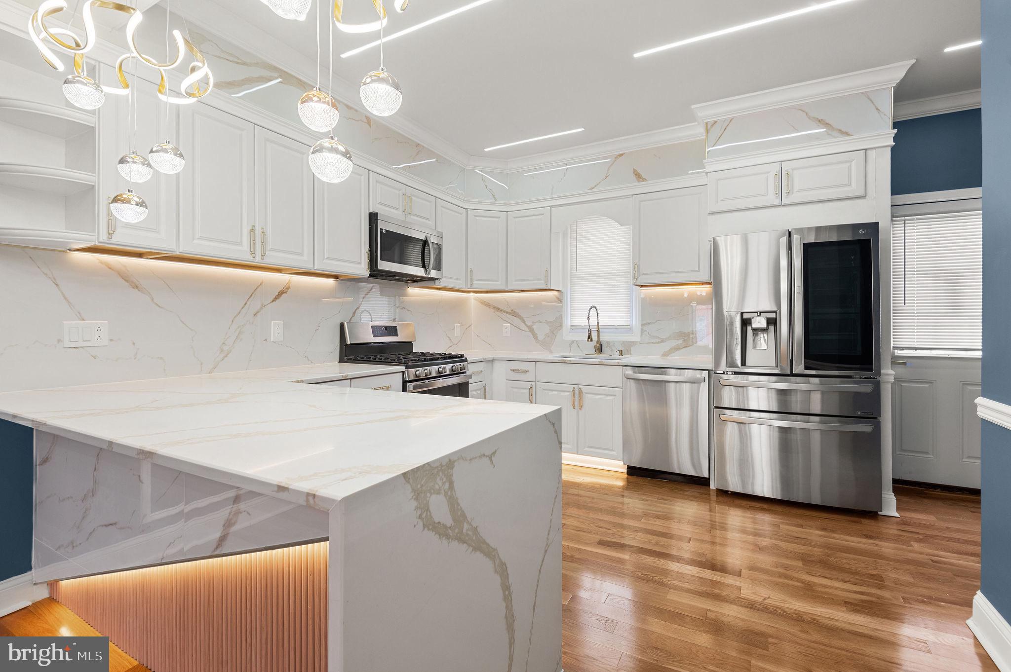 UNIVERSITY CITY - Residential