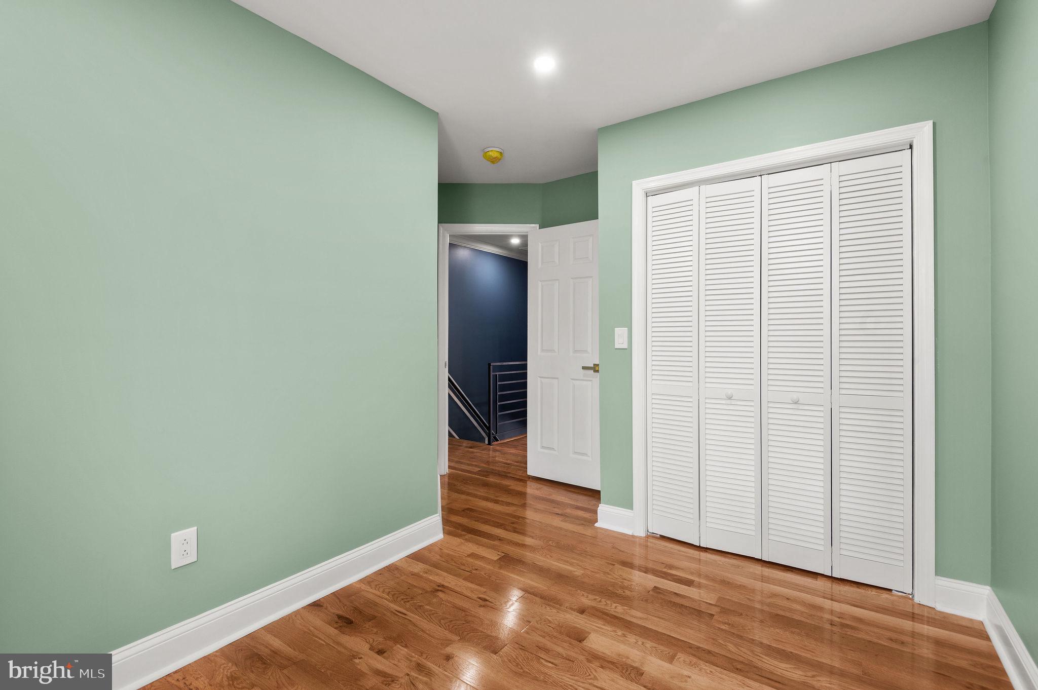 UNIVERSITY CITY - Residential