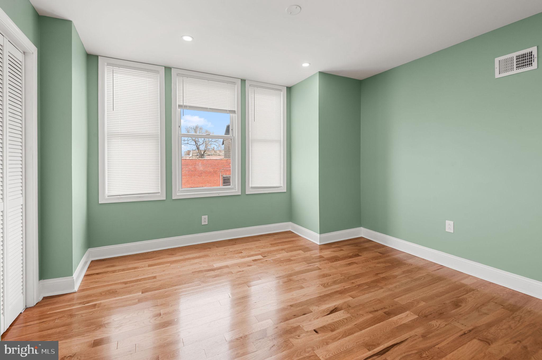 UNIVERSITY CITY - Residential