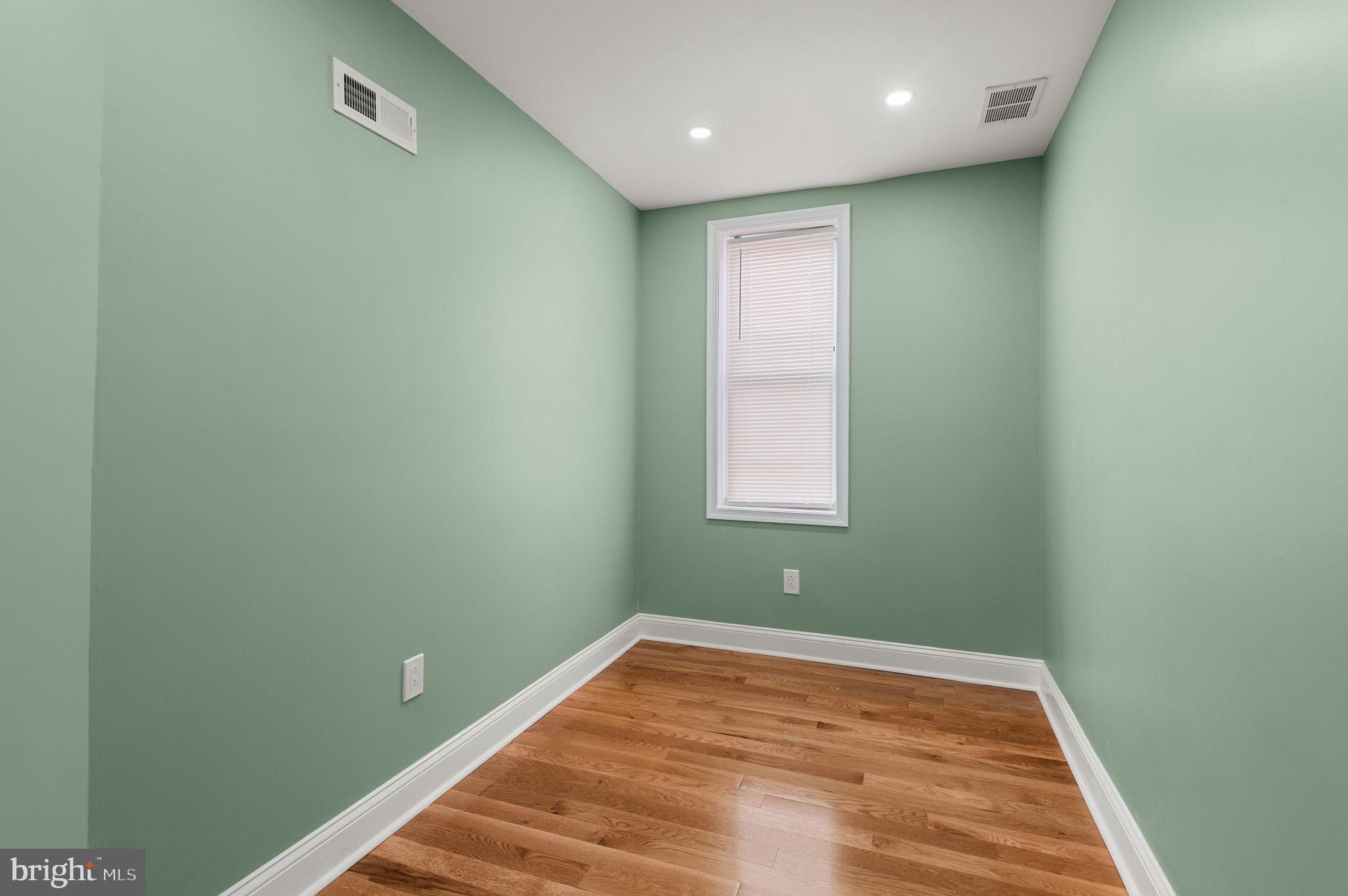 UNIVERSITY CITY - Residential