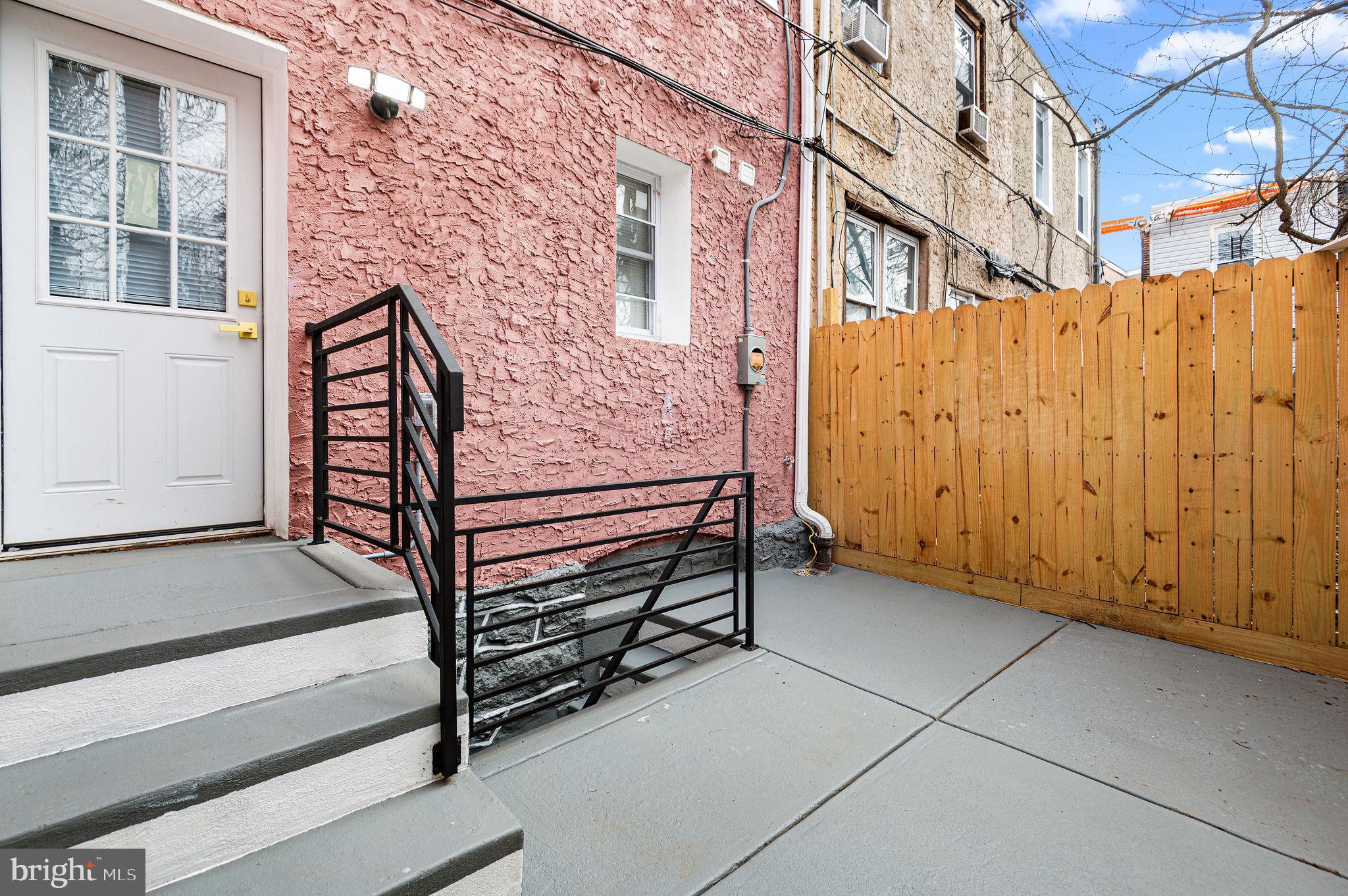 UNIVERSITY CITY - Residential