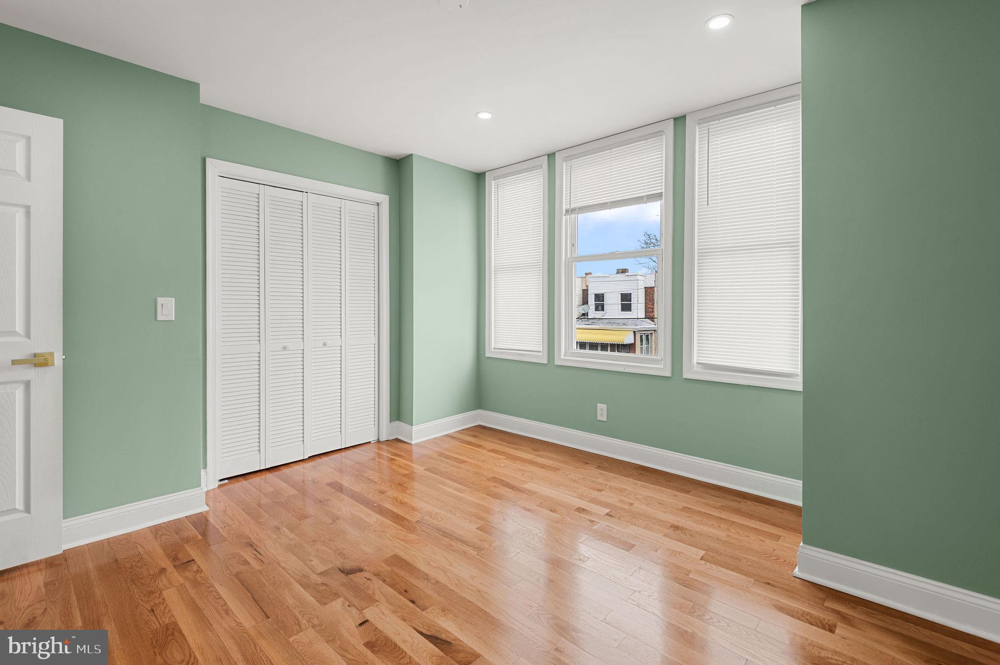 UNIVERSITY CITY - Residential