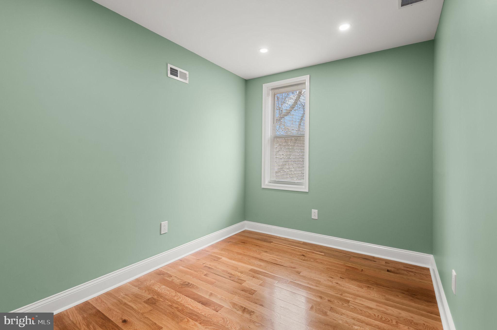 UNIVERSITY CITY - Residential