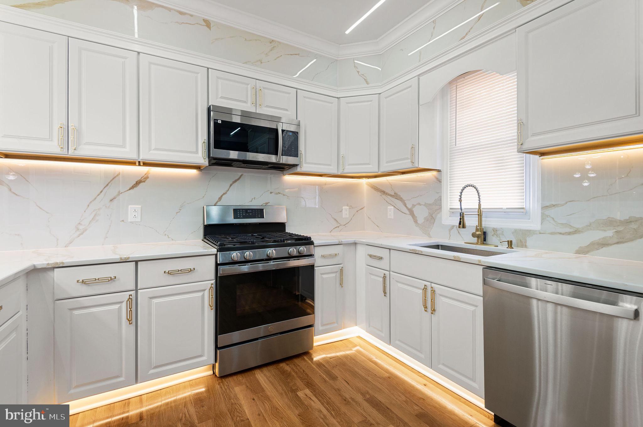 UNIVERSITY CITY - Residential