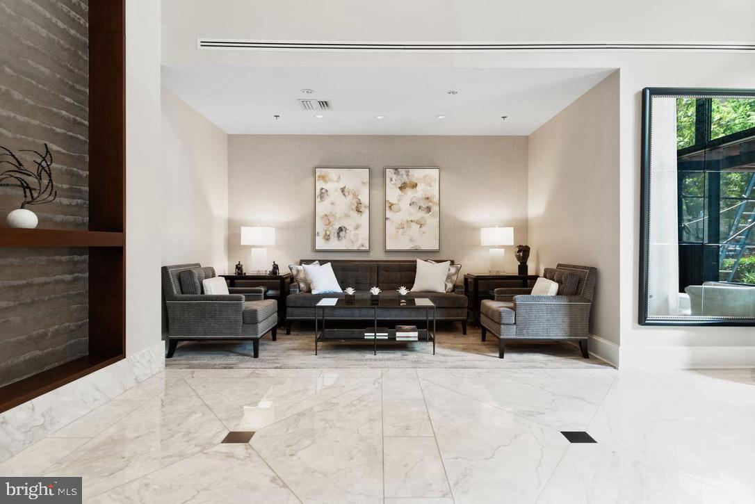 LIONSGATE - Residential