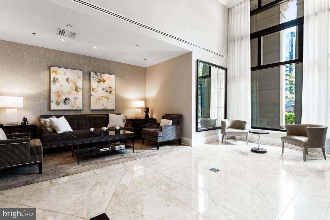 LIONSGATE - Residential