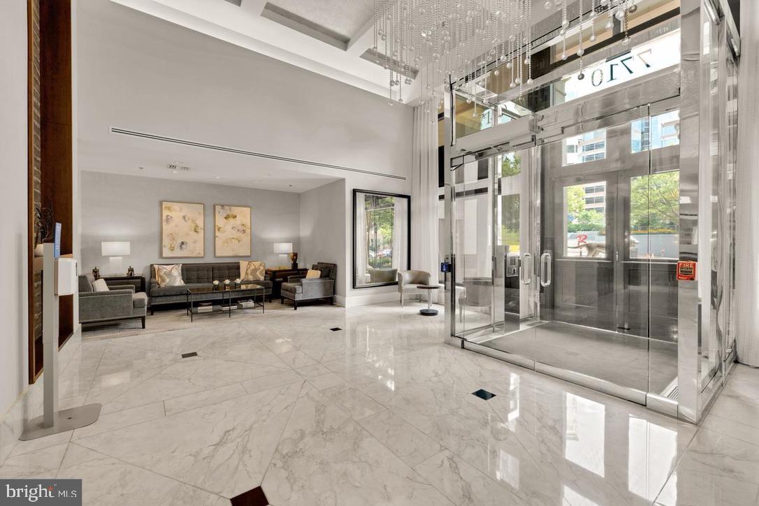 LIONSGATE - Residential