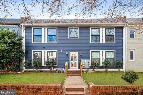 1605 F STREET NE 4 WASHINGTON DC 20002