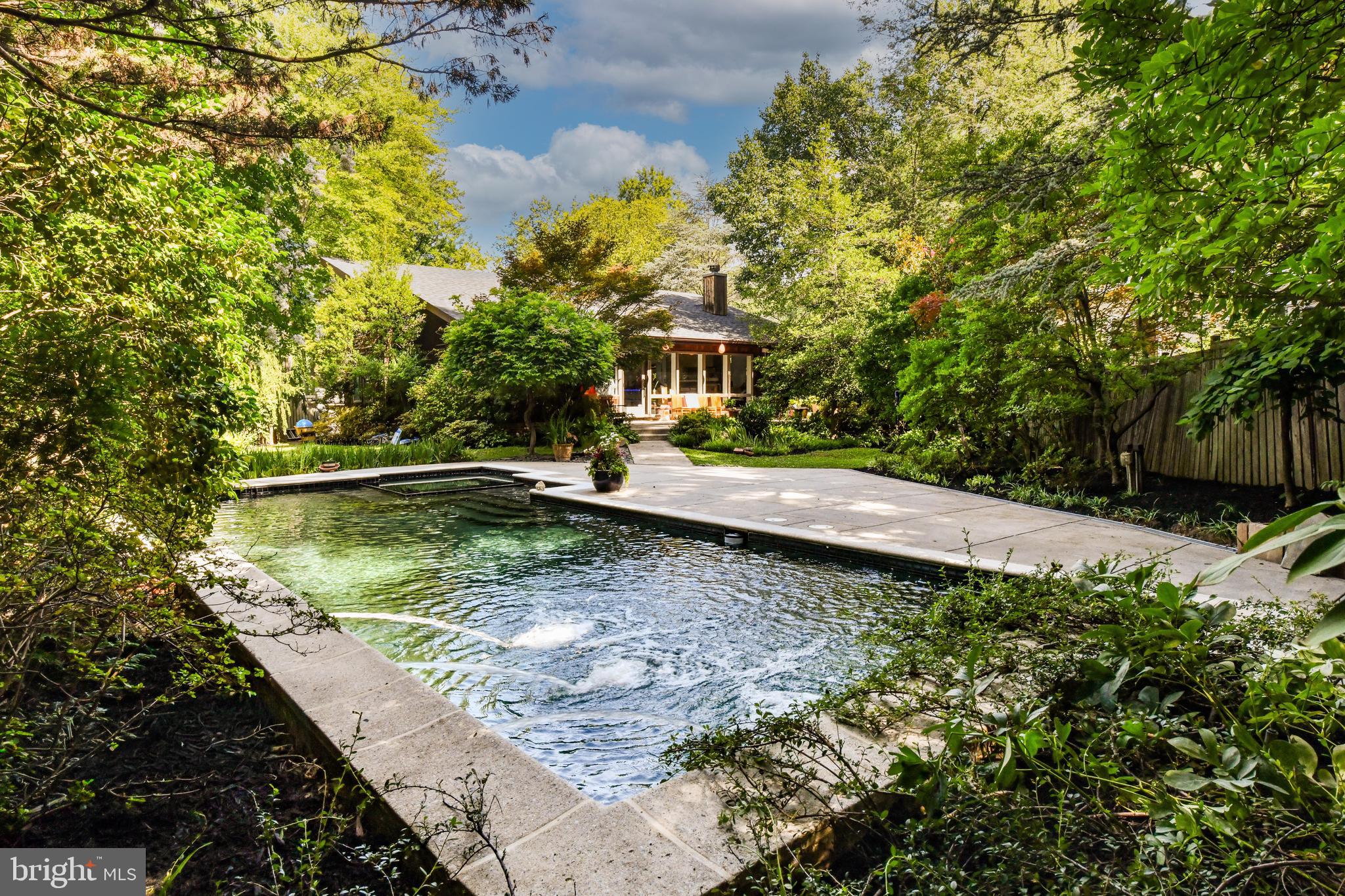 7533 WILLOW LANE