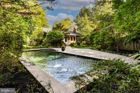 Photo of 7533 Willow Lane, FALLS CHURCH, VA 22042 (MLS # VAFX2328266)