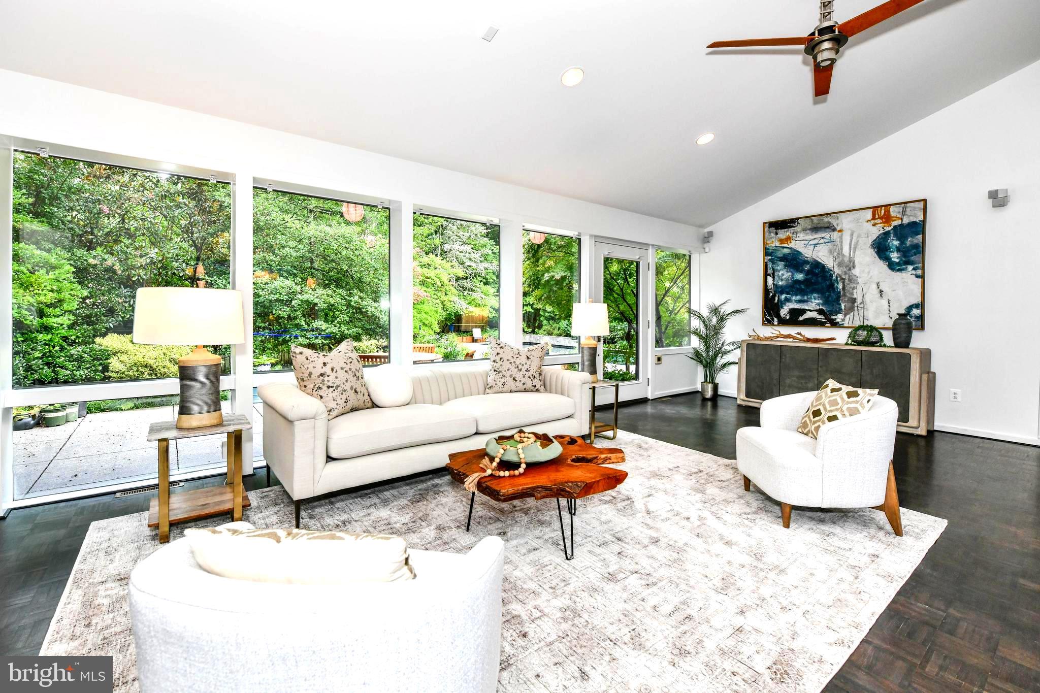7533 WILLOW LANE