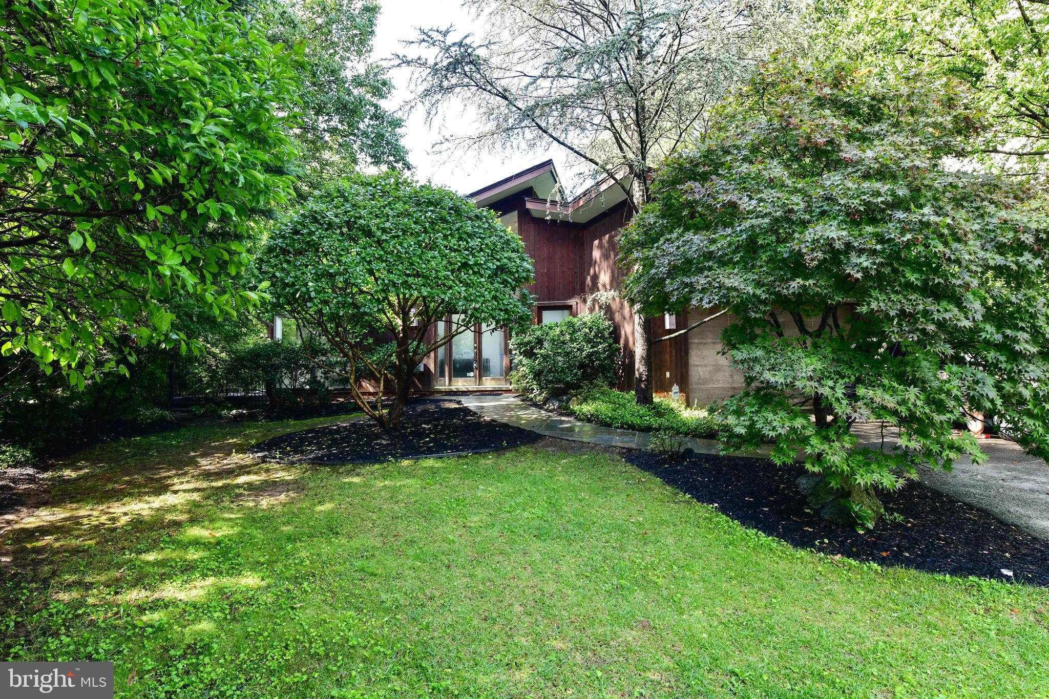 7533 WILLOW LANE