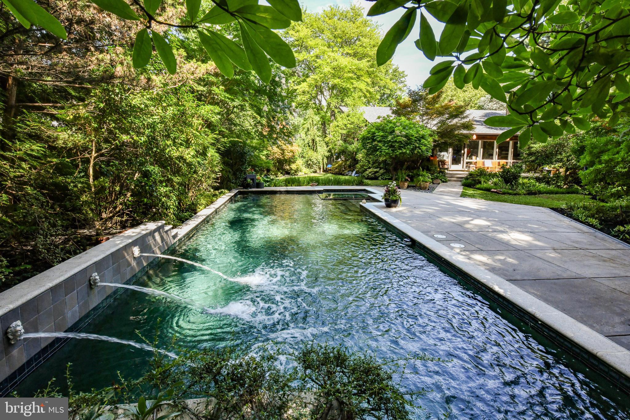 7533 WILLOW LANE