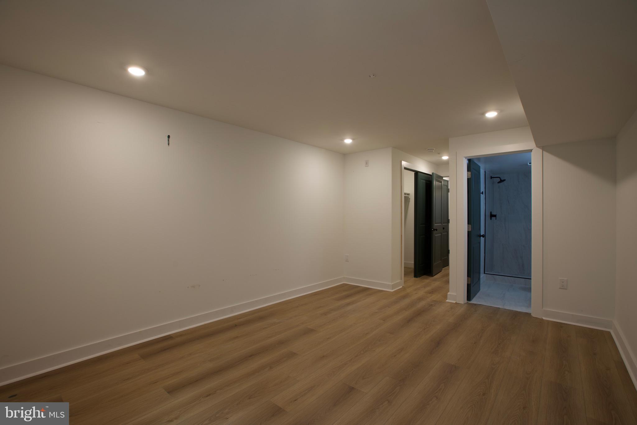 NORRIS SQUARE - Residential Lease