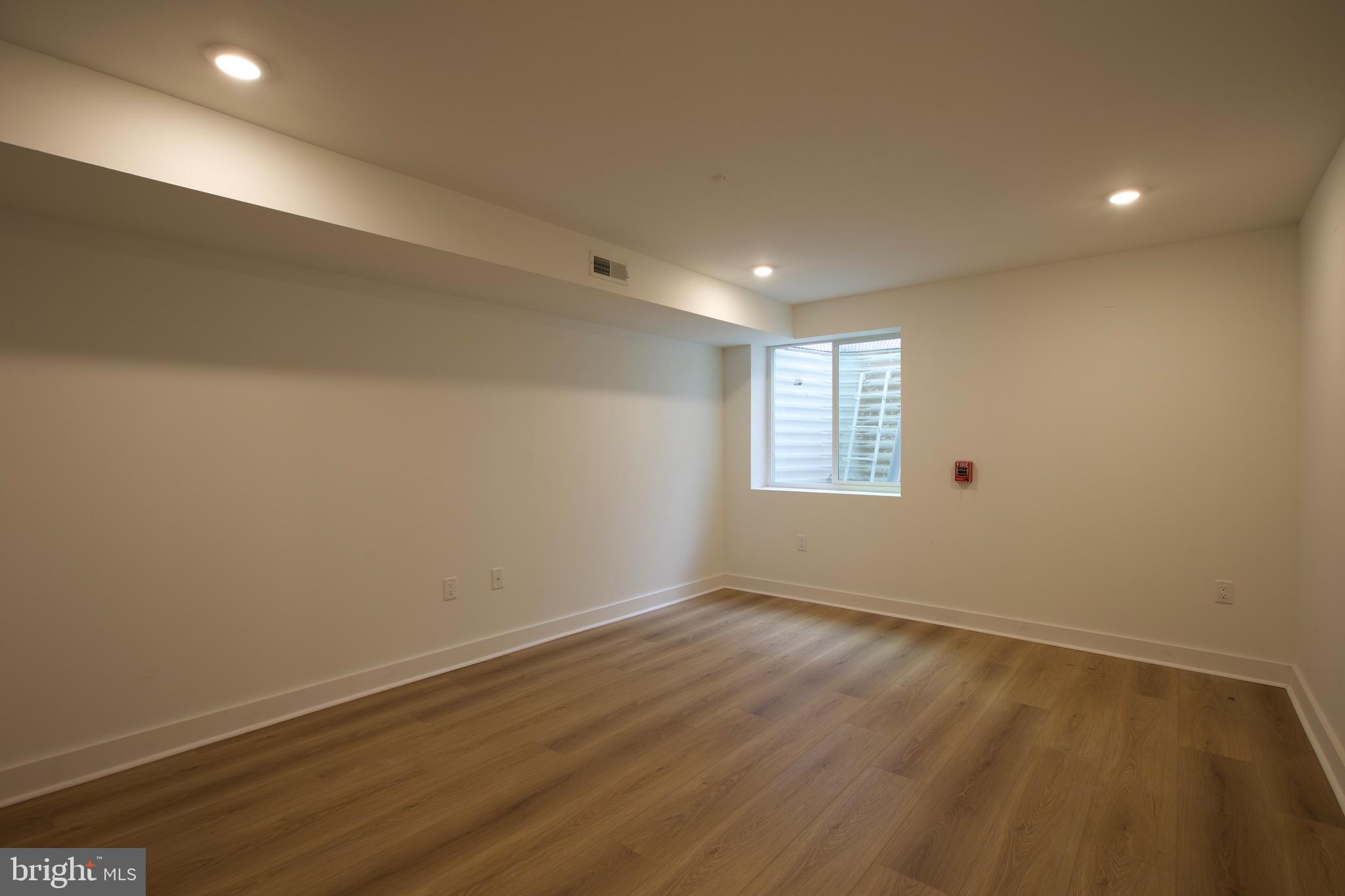 NORRIS SQUARE - Residential Lease