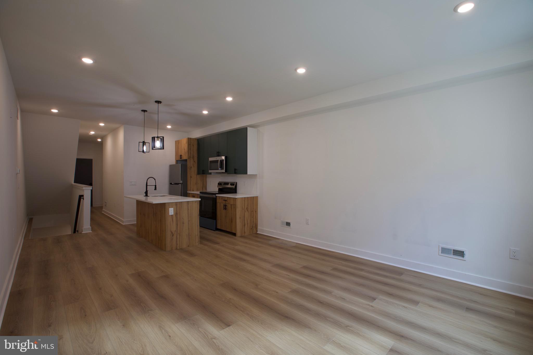 NORRIS SQUARE - Residential Lease