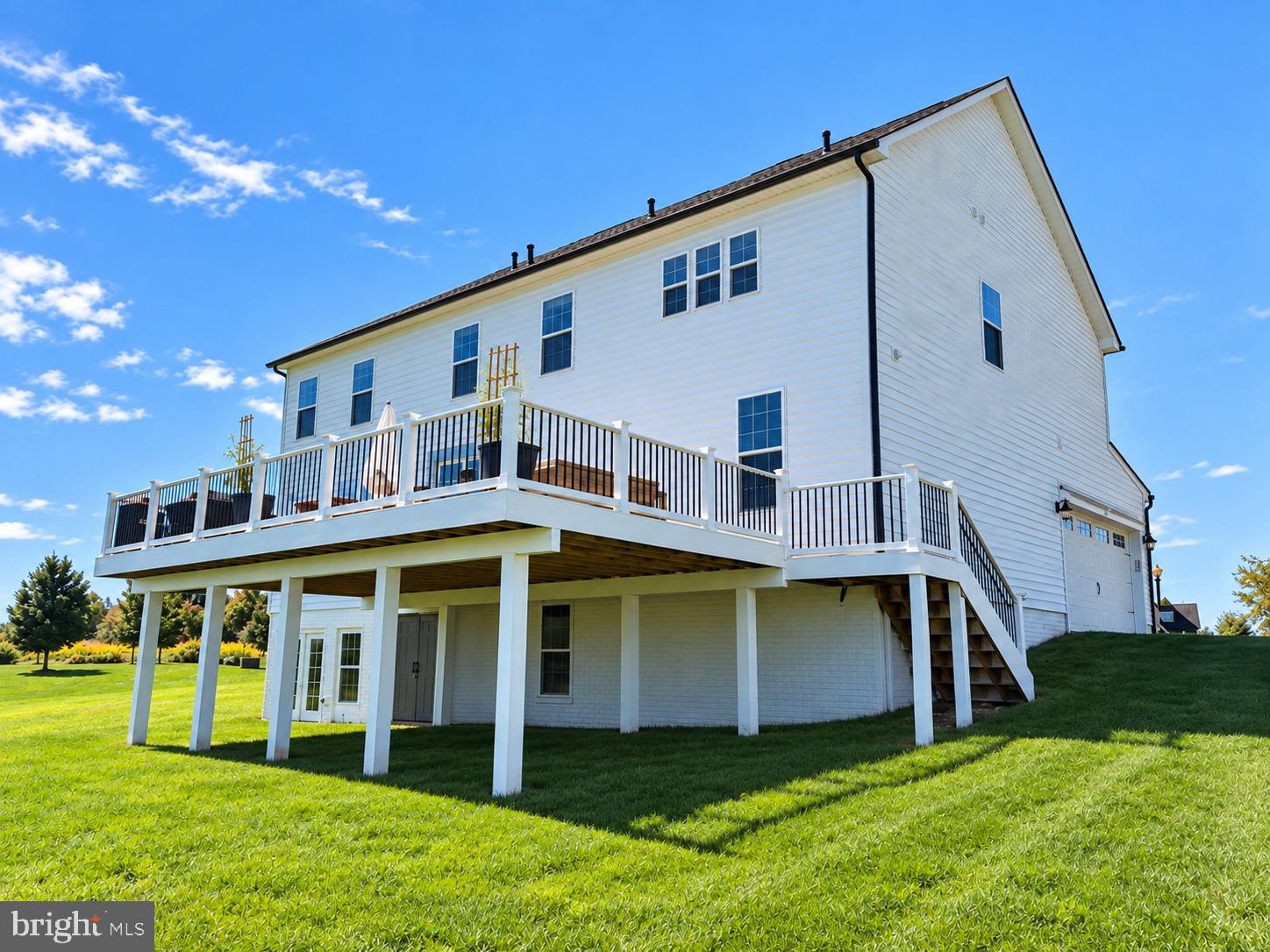 1023 FAIRLANE ROAD