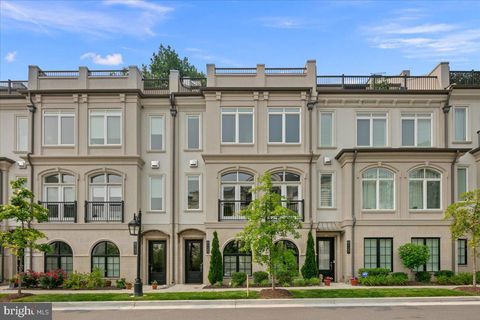 Photo of 8129 River Road, BETHESDA, MD 20817 (MLS # MDMC2184100)