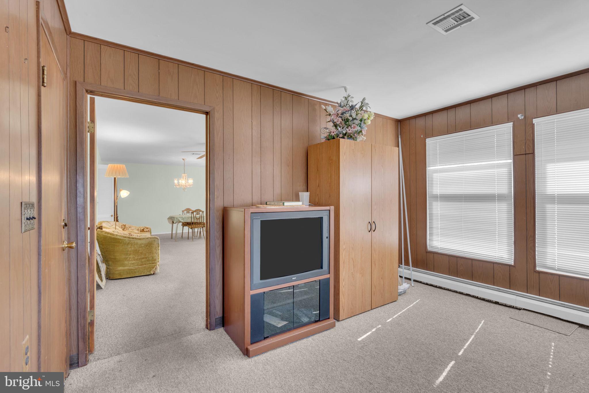 2 LEEWARD STREET