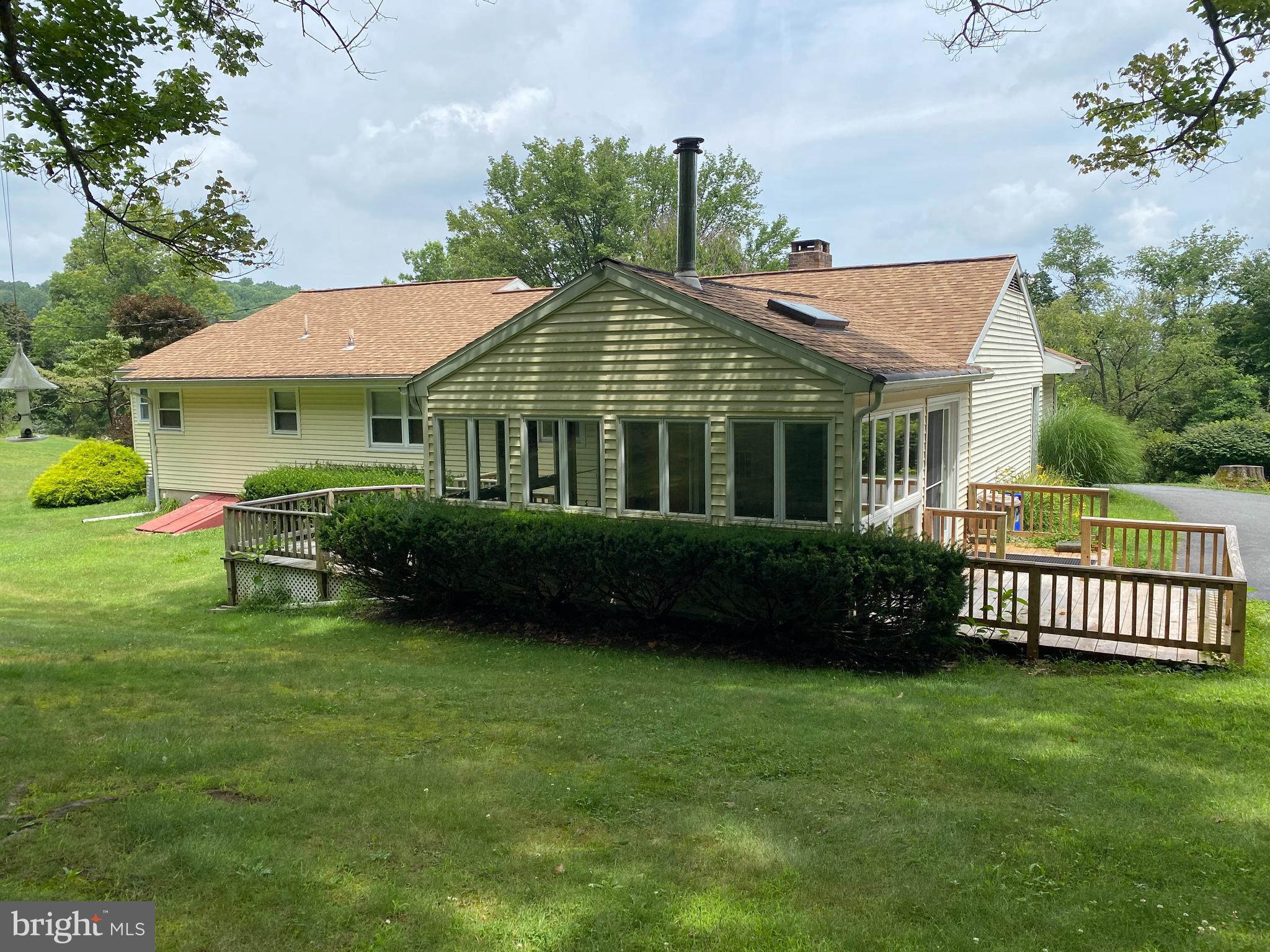 45 SCARLET LANE