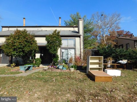 7323 SPLIT RAIL LANE LAUREL MD 20707