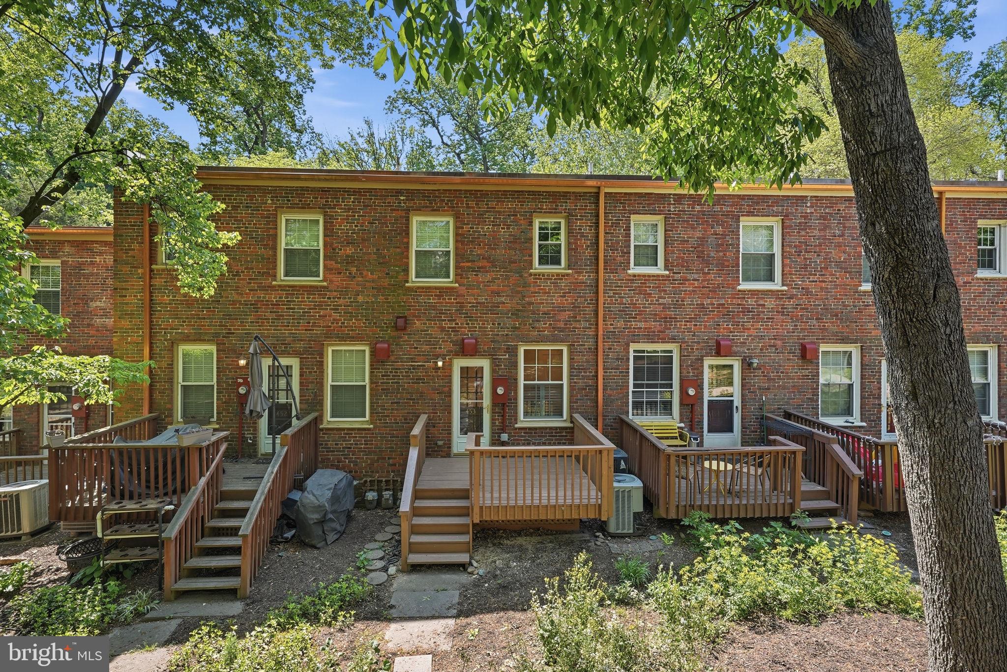 ARLINGTON VILLAGE - Residential