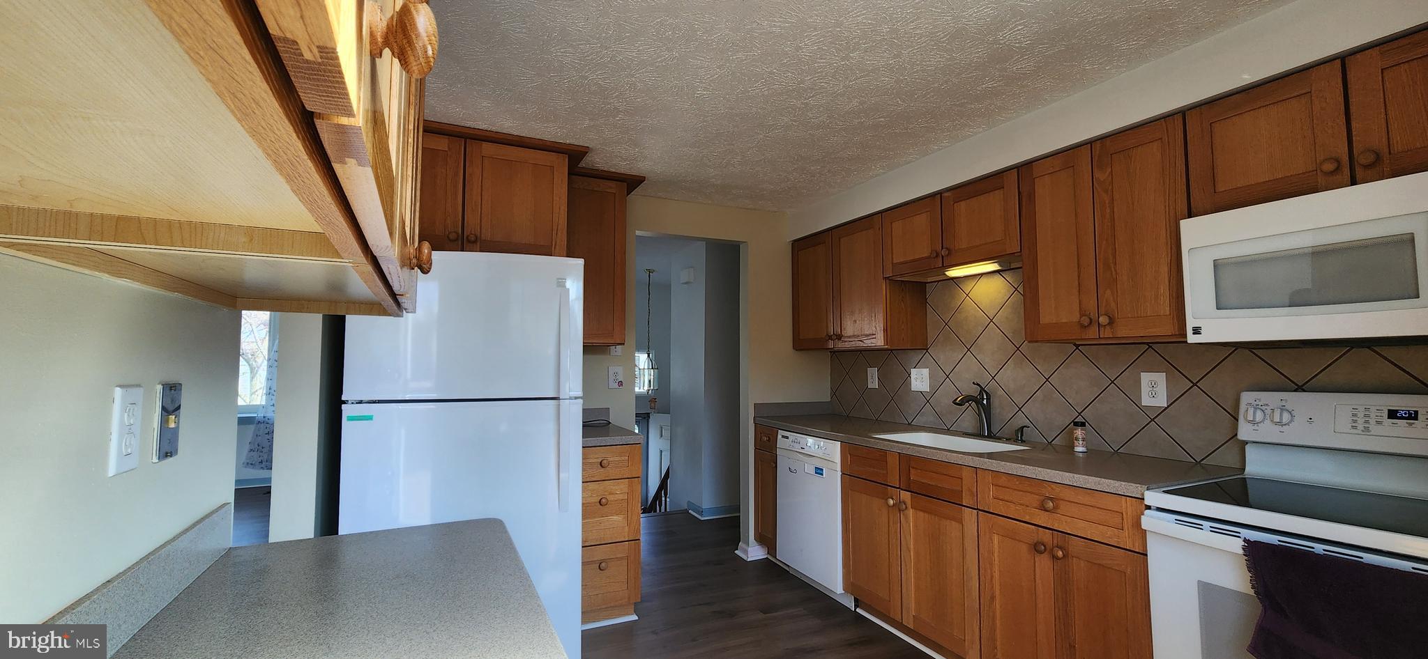 SADDLE CREEK - Residential Lease