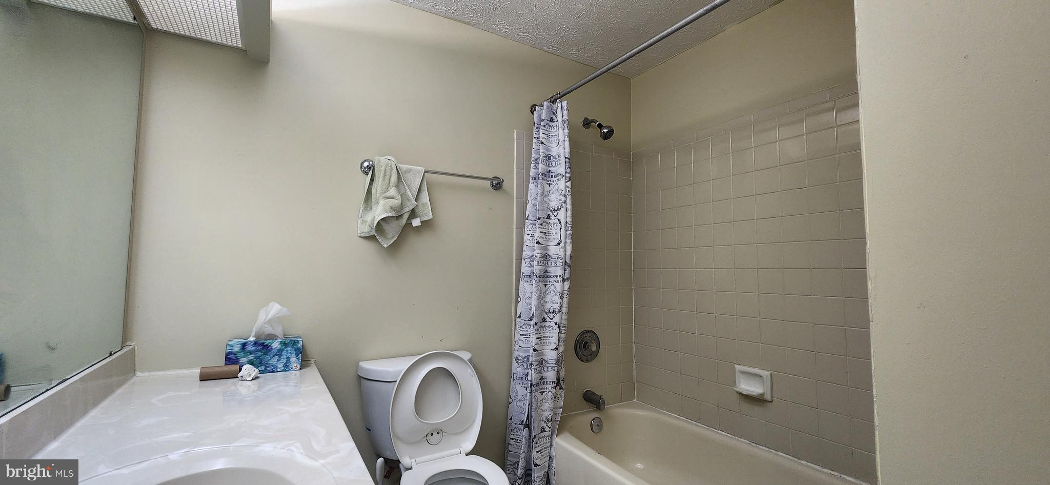 SADDLE CREEK - Residential Lease