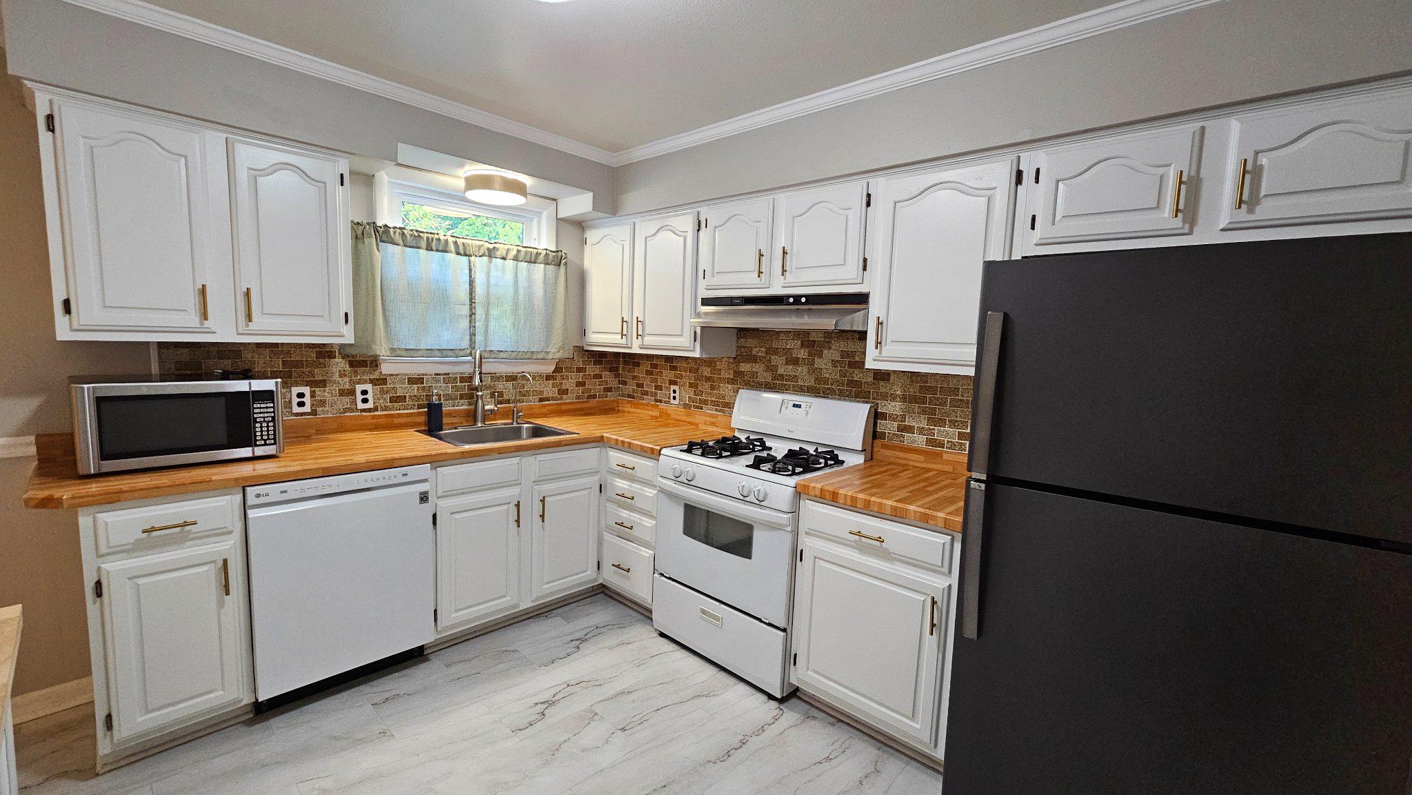 WHITEOAK FARMS - Residential