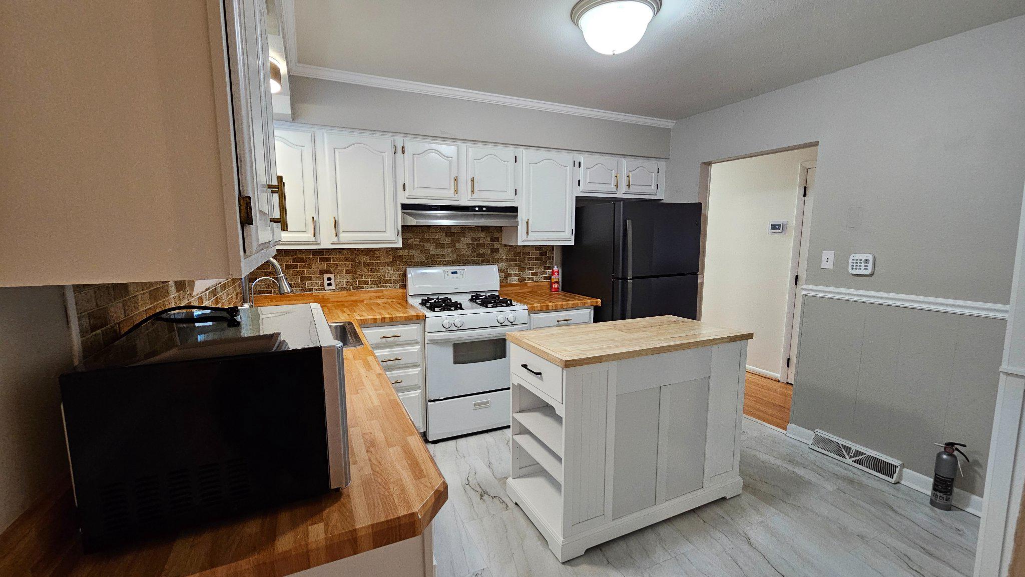 WHITEOAK FARMS - Residential