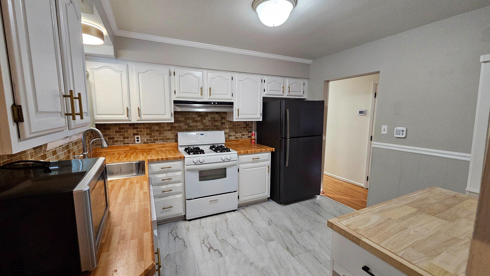 WHITEOAK FARMS - Residential