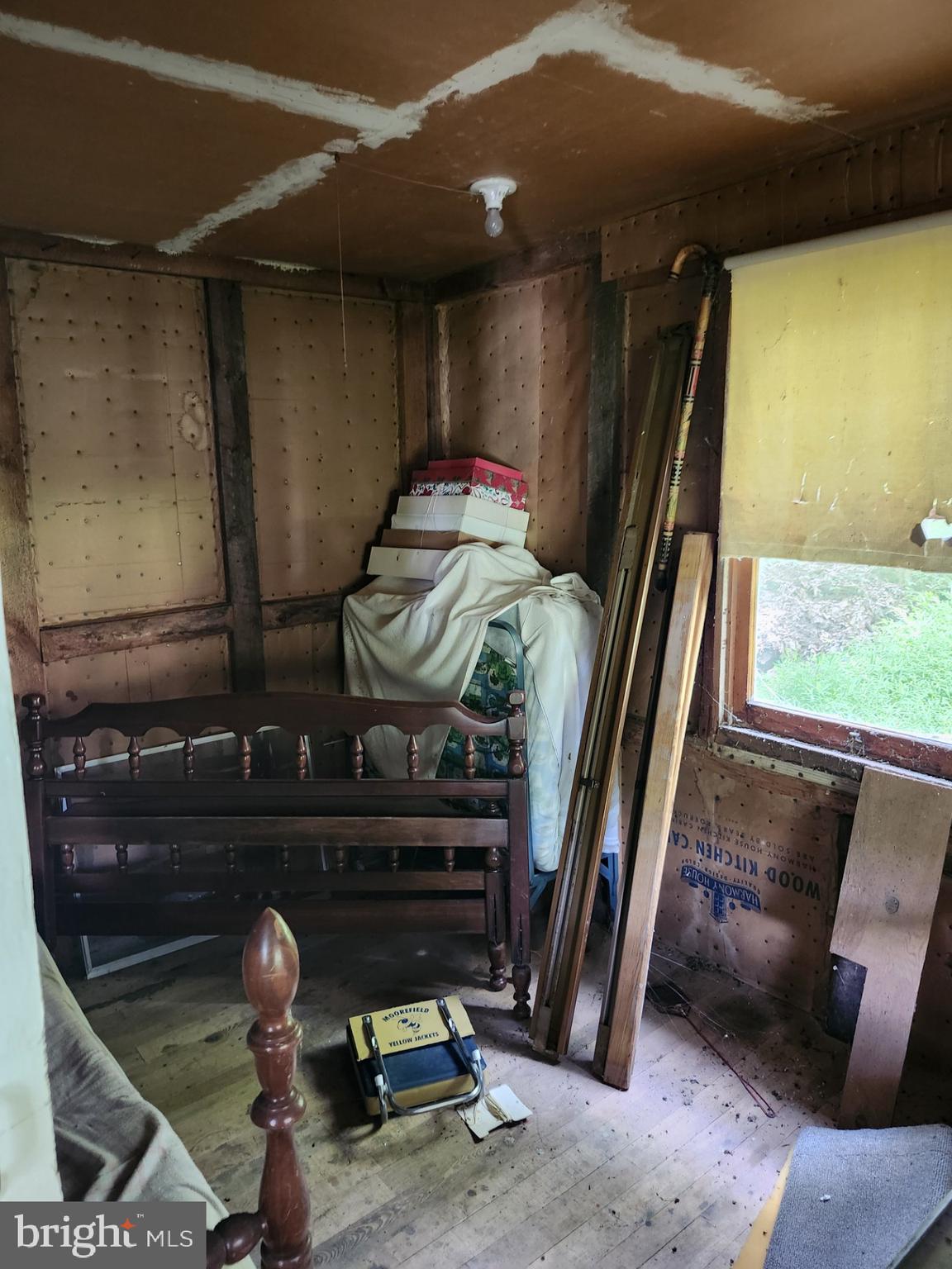 NONE UNRESTRICTED - Residential