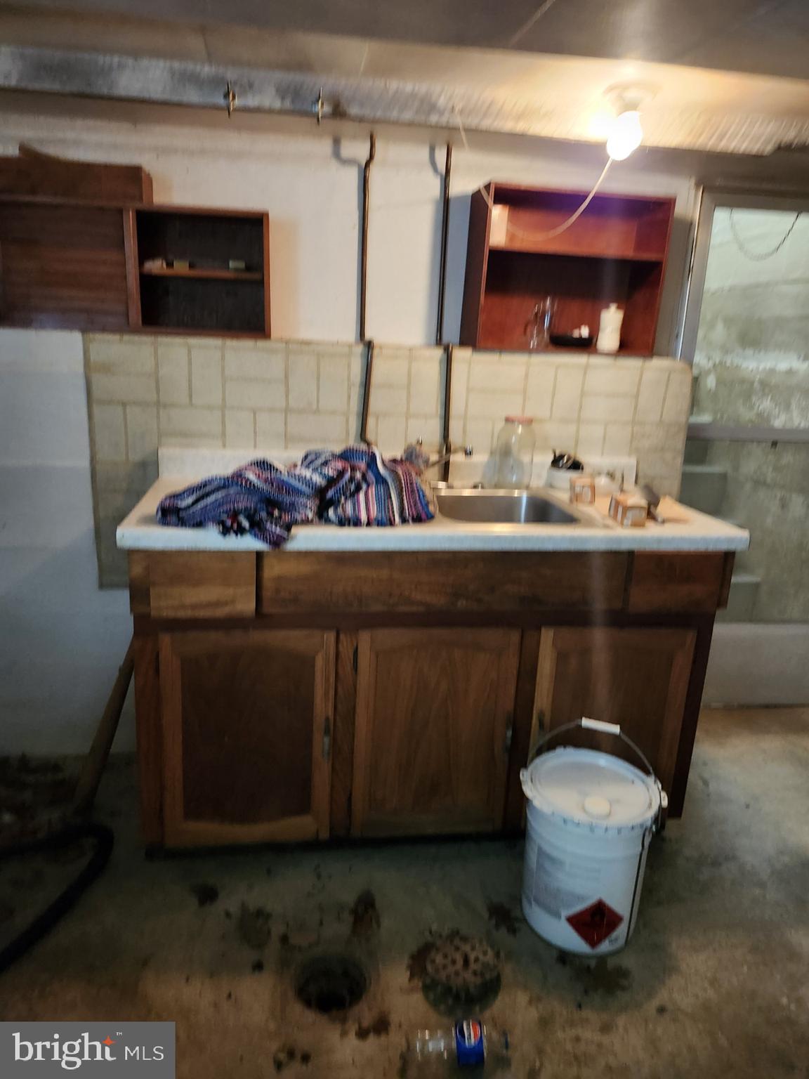 NONE UNRESTRICTED - Residential