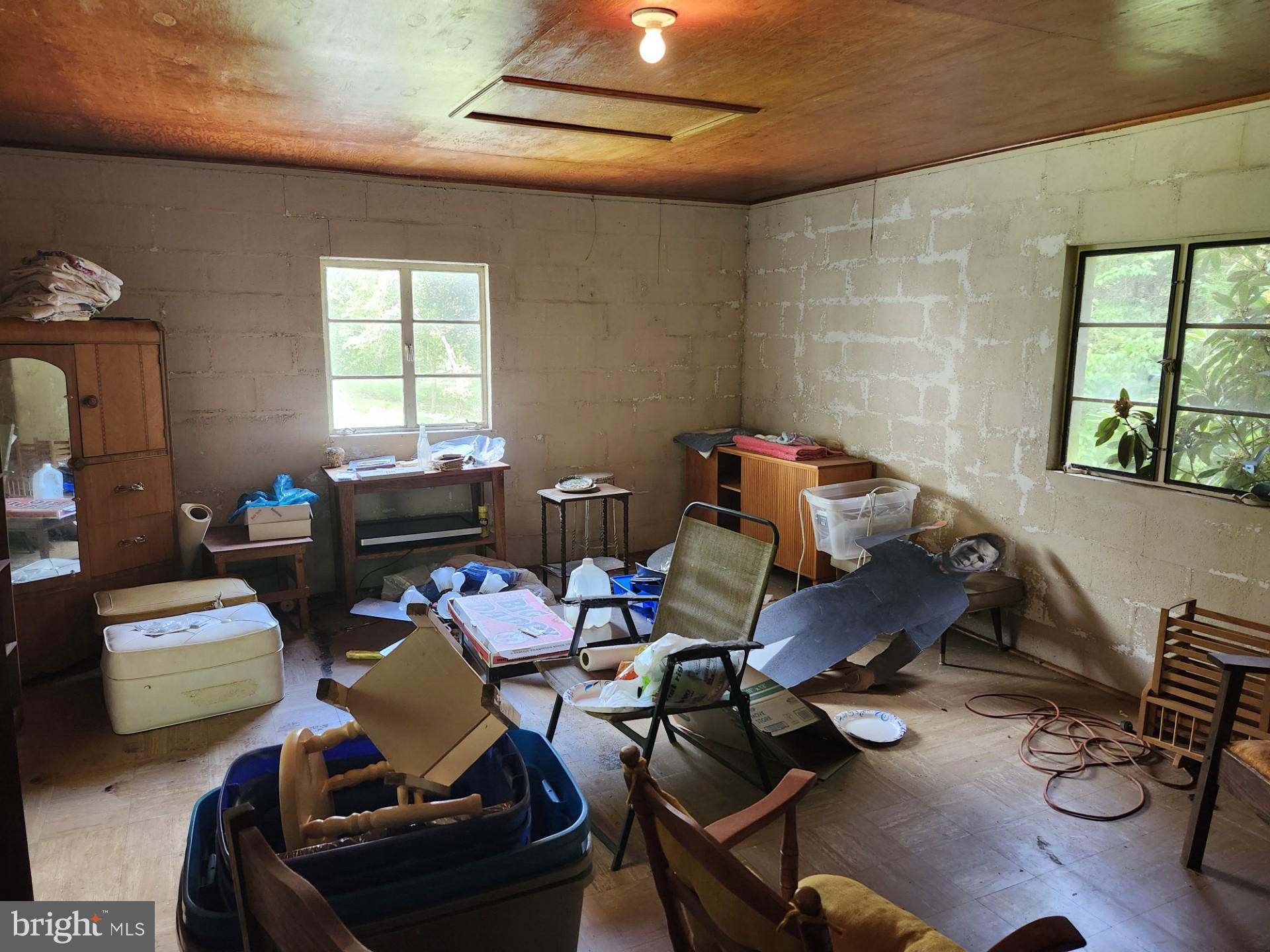 NONE UNRESTRICTED - Residential