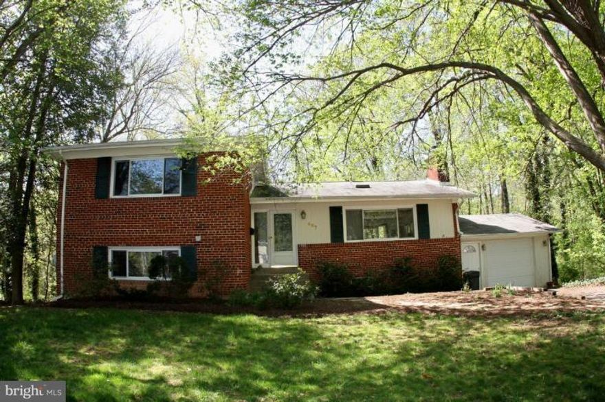 MULTI-OFFER DEADLINE: Tuesday 3/10 4PM - Great in Town location close to Tysons Corner - Very Private .53 Acre Lot backs to wooded Parkland & adjoins Church recreational acreage - 4LVL Split w/4BR 4FULL BATHS - Kitchen overlooks 2 Tier Deck - Good opportunity for OWNER OCCUPANTS or TEAR DOWN & REBUILD on one of the more secluded lots in Town Of Vienna! This Lot may support up to a $2M Estate Home