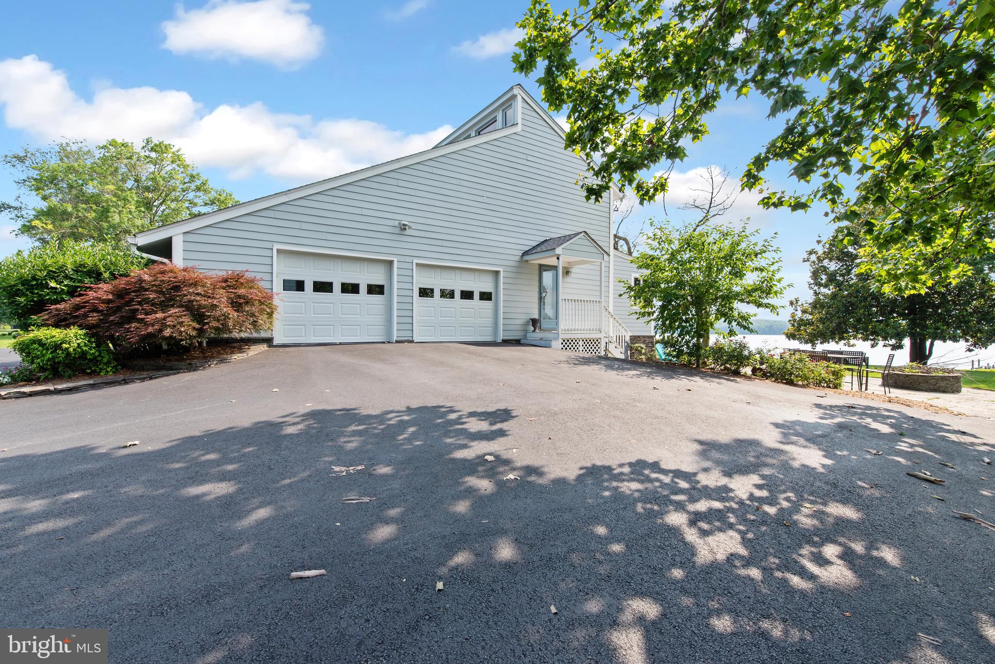 ABINGTON SHORES - Residential