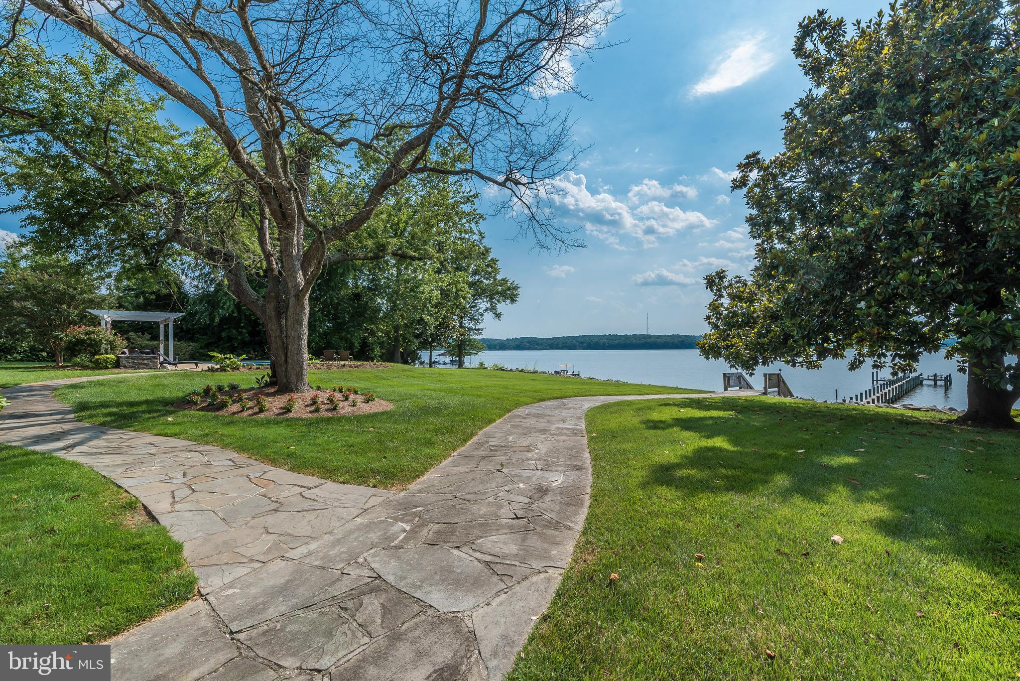 ABINGTON SHORES - Residential