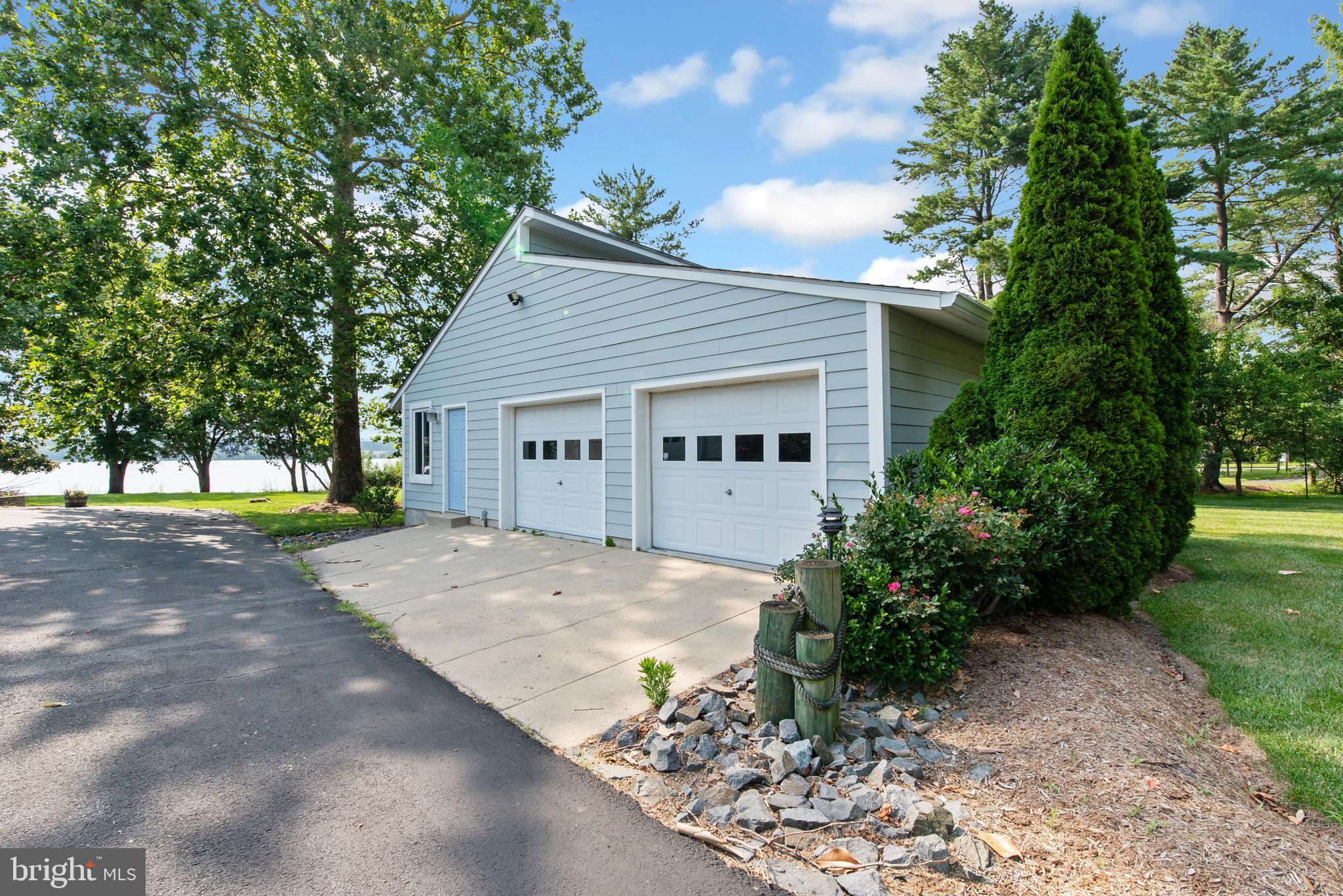 ABINGTON SHORES - Residential