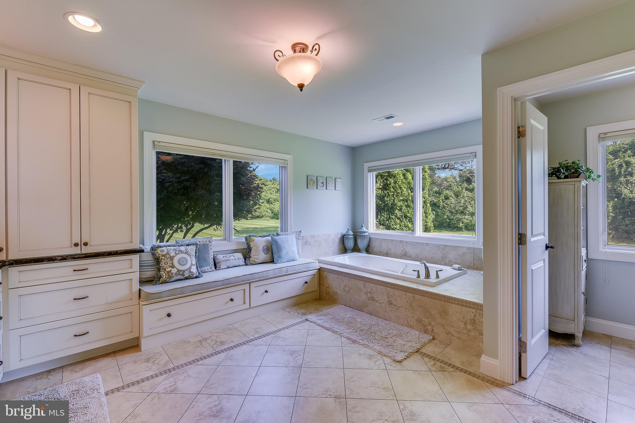 ABINGTON SHORES - Residential