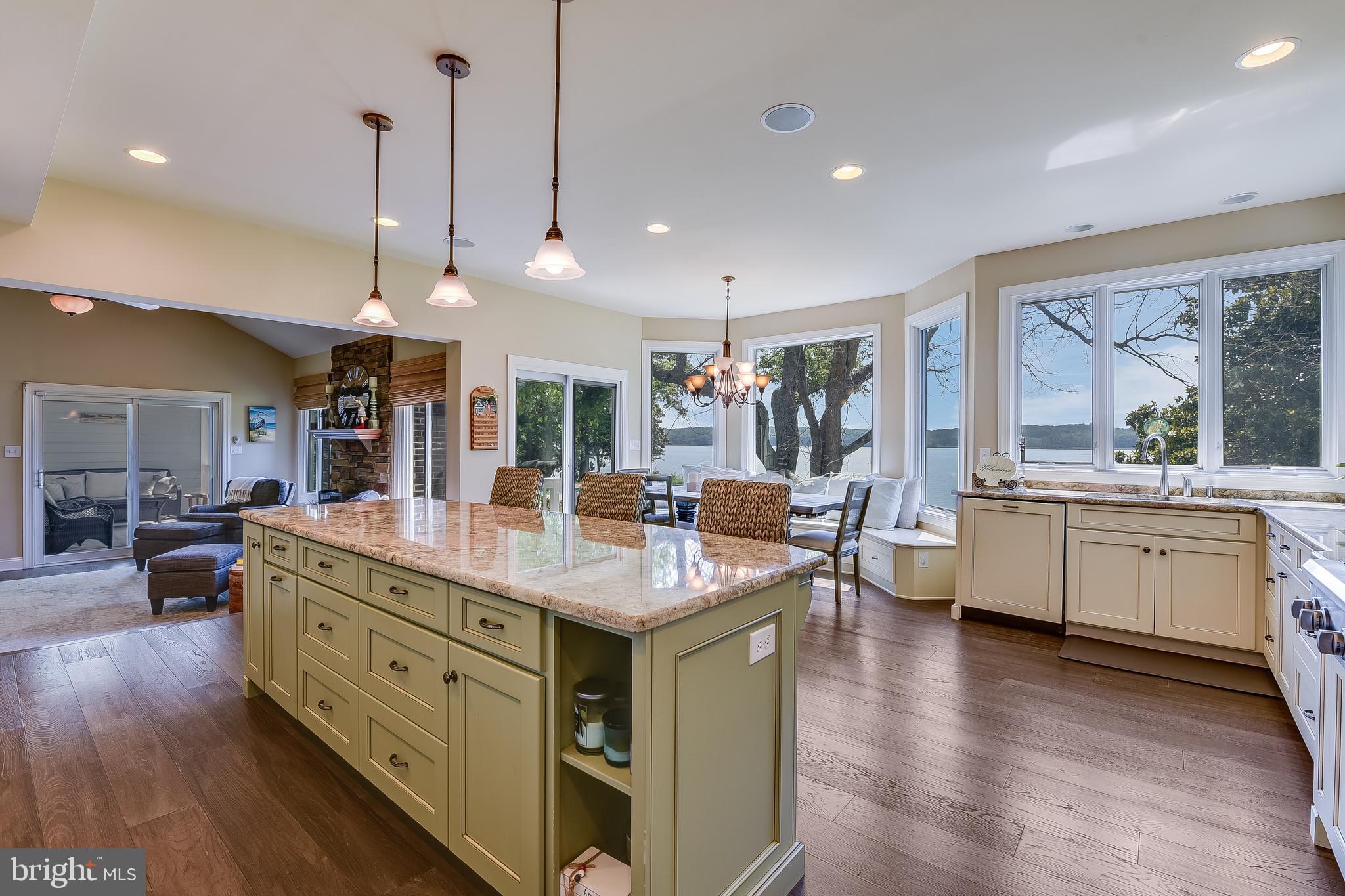 ABINGTON SHORES - Residential