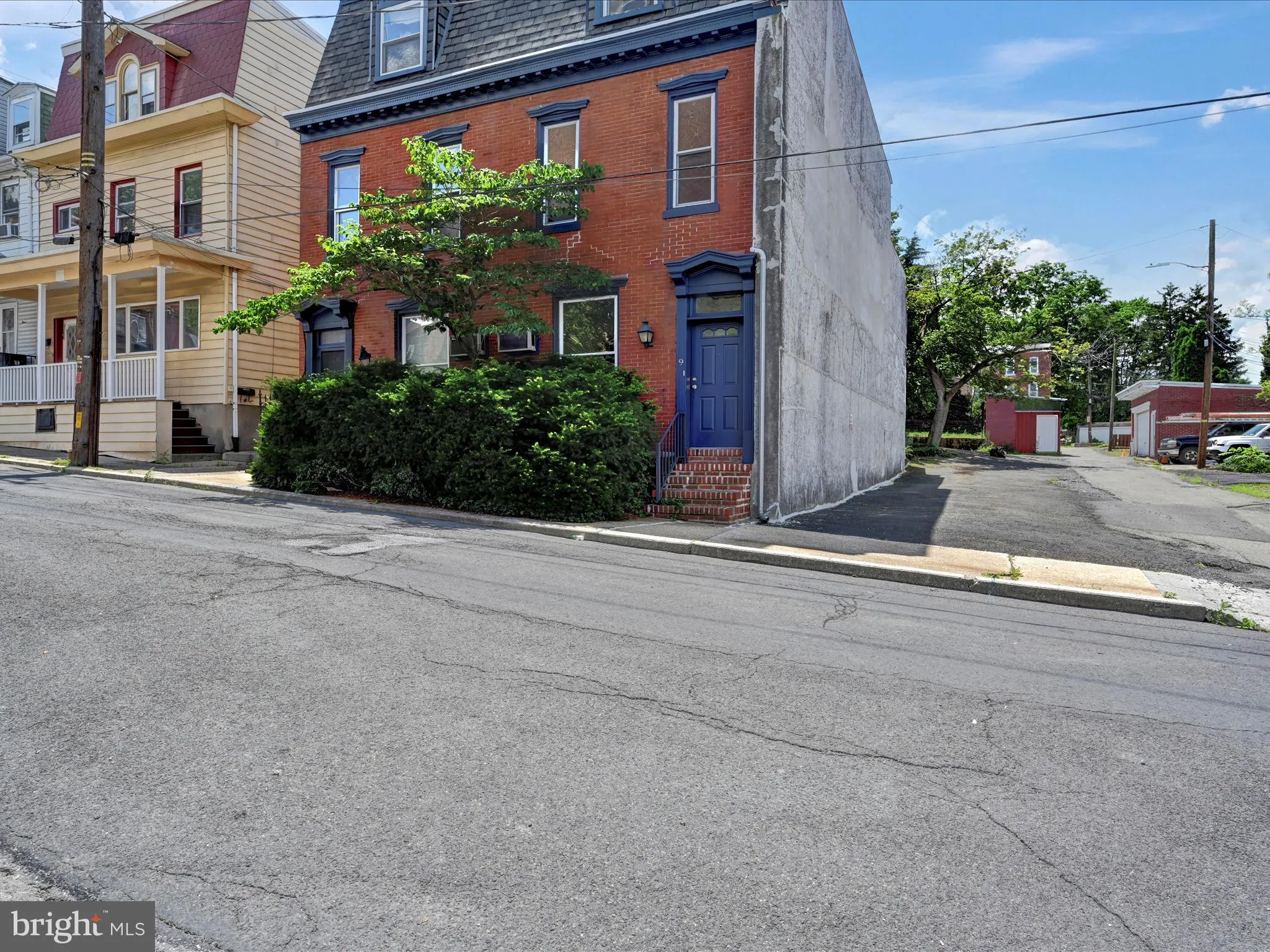 Pottsville, Pennsylvania 17901, United States, 5 Bedrooms Bedrooms, ,3 BathroomsBathrooms,Residential,Active,155347