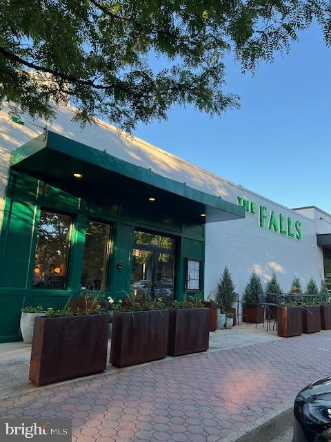 WINTER HILL - Residential Lease